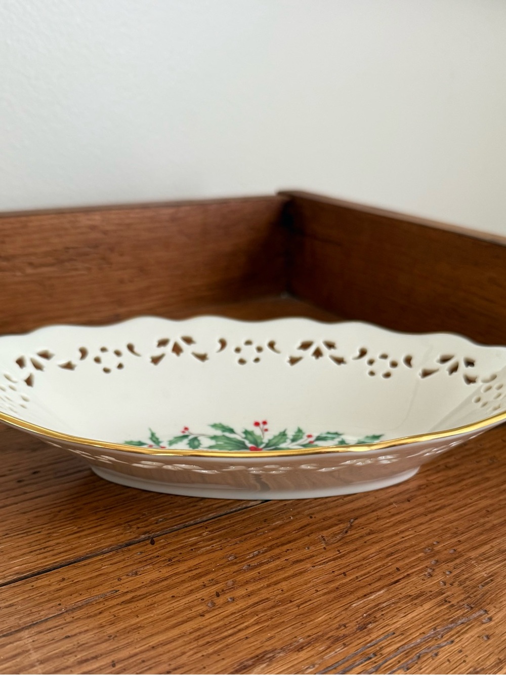 Vintage Lenox Holiday Porcelain Pierced Basket Bowl - Picture 4 of 5